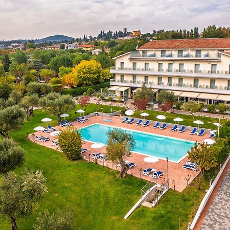 Moniga del Garda Hotel Villa Paradiso Suite מראה חיצוני תמונה