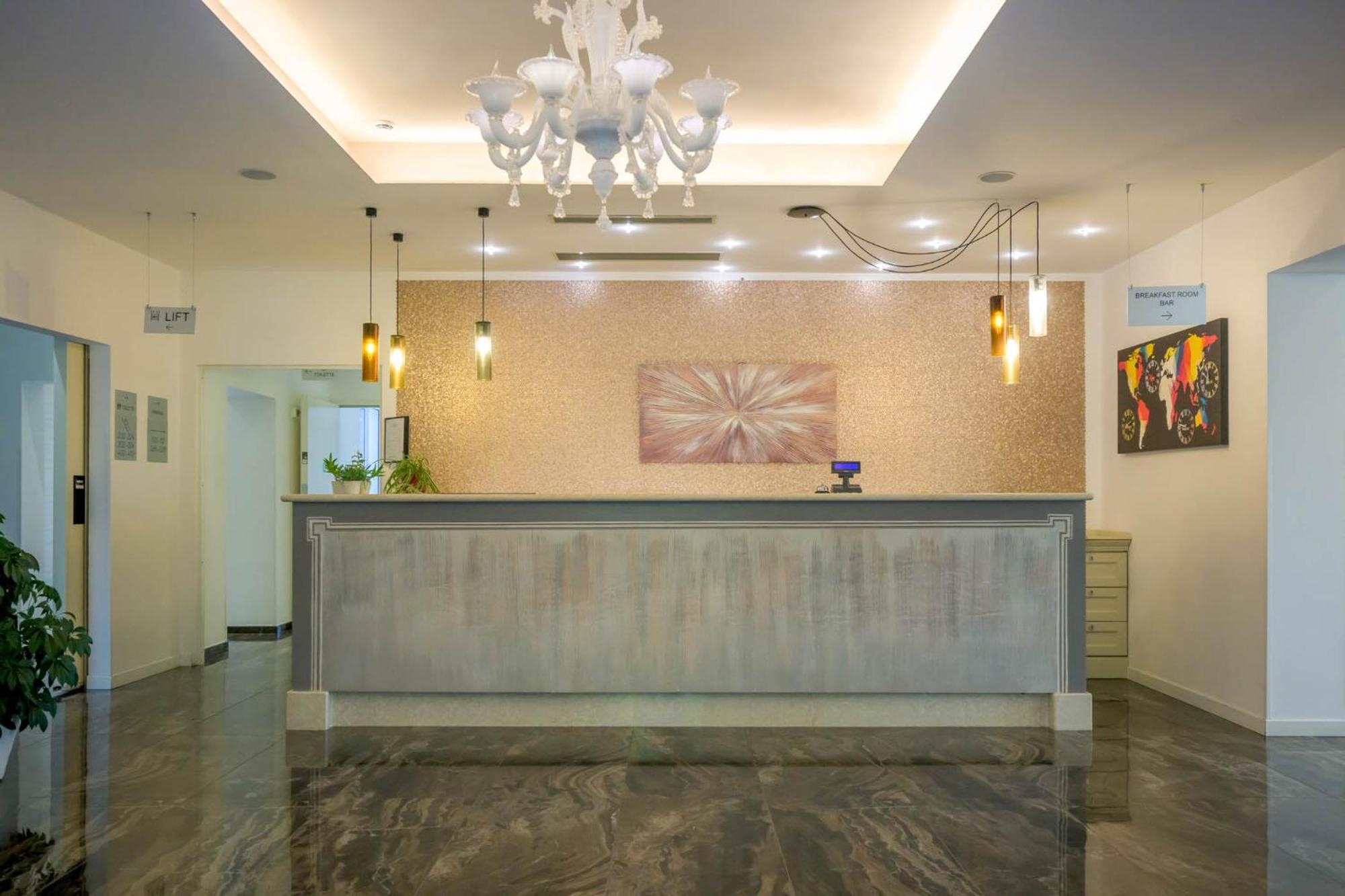 Moniga del Garda Hotel Villa Paradiso Suite מראה חיצוני תמונה