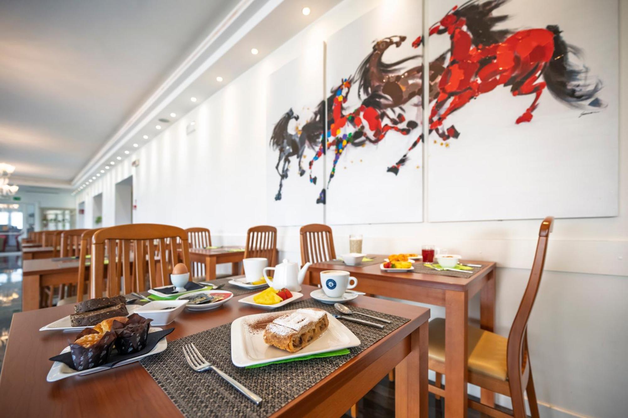 Moniga del Garda Hotel Villa Paradiso Suite מראה חיצוני תמונה
